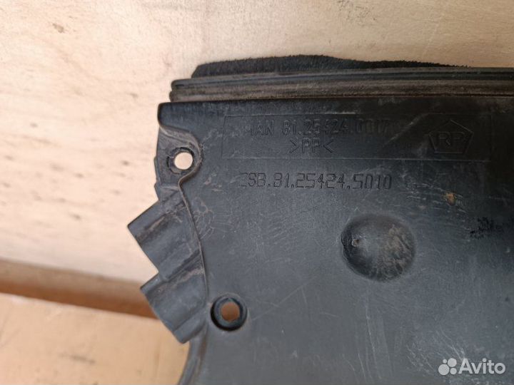 Крышка кабельной шахты кабины Man Tgx