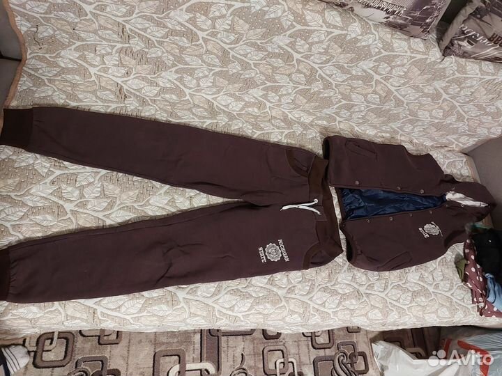 Спортивный костюм женский