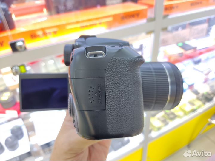 Canon EOS 70D kit 18-55mm IS STM пробег 24.397 Рст