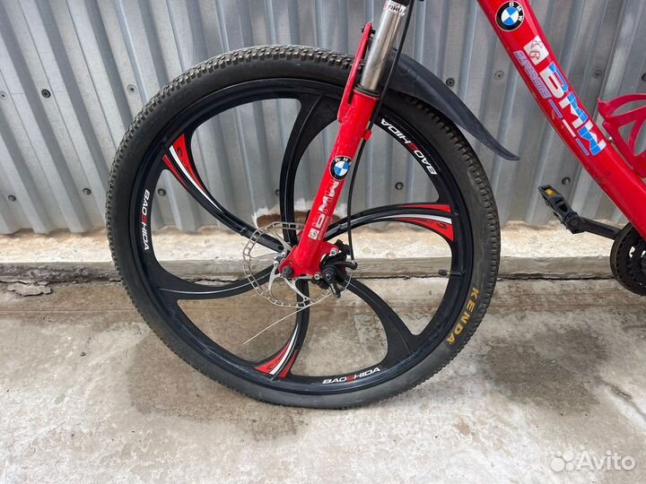 Велосипед на литых дисках bmw