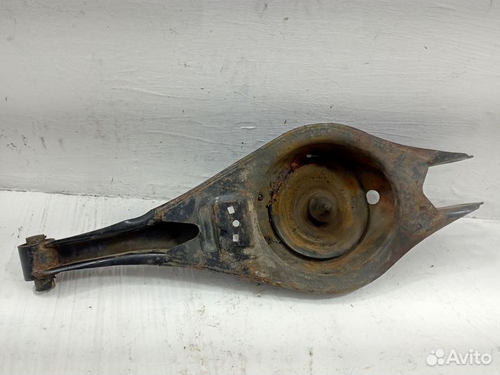 Рычаг задний нижний правый