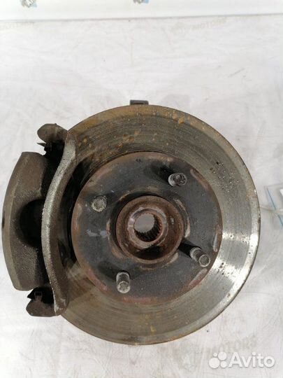 Ступица передняя левая Nissan March AK12 CR12DE