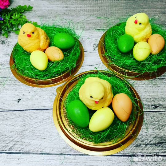 Композиция цыпленок в гнезде