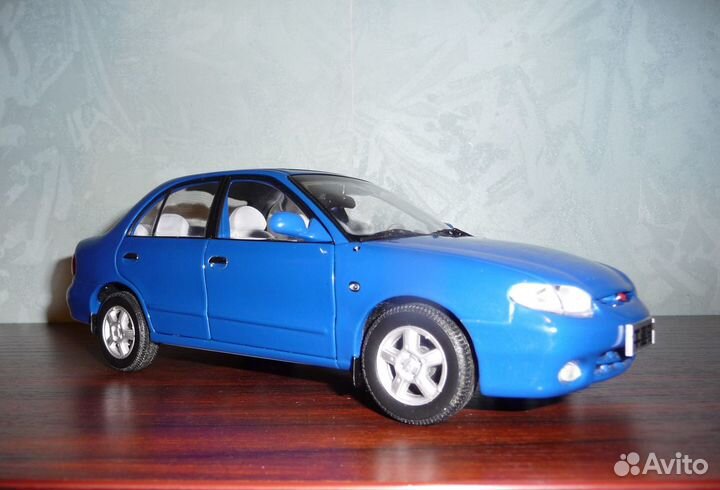 Hyundai Accent 1 модель 1:18