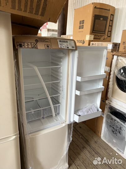 Холодильник Молочный 185см Качественный