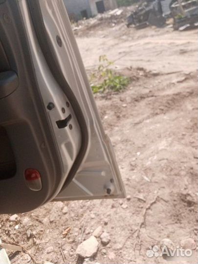 Дверь передняя правая Kia Sorento 2003