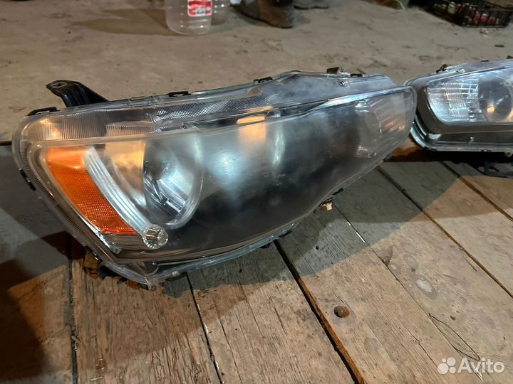 Фары Mitsubishi Lancer 10, правая и левая Б/У