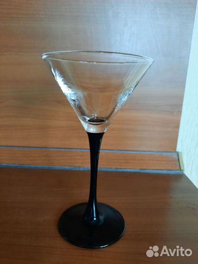 Бокалы для мартини, коктейлей