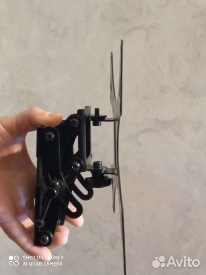 Кронштейн для телевизора наклонно поворотный