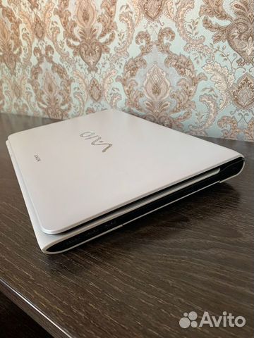 Hoутбук Sony Vaiо svе151J11V i3 объявление продам