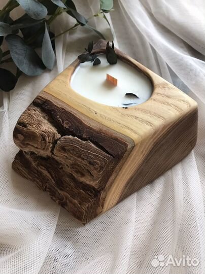 Свеча в массиве дерева