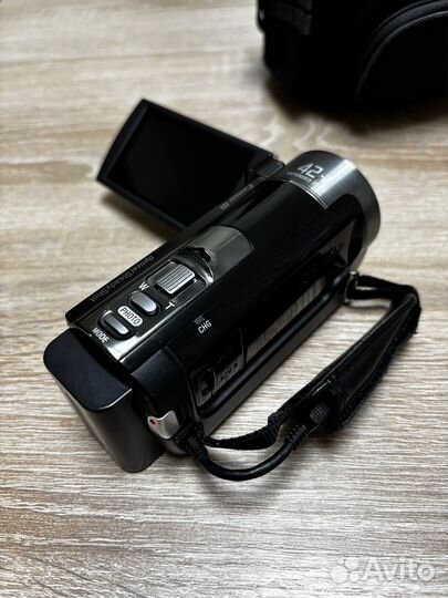 Видеокамера Sony HDR-CX160E