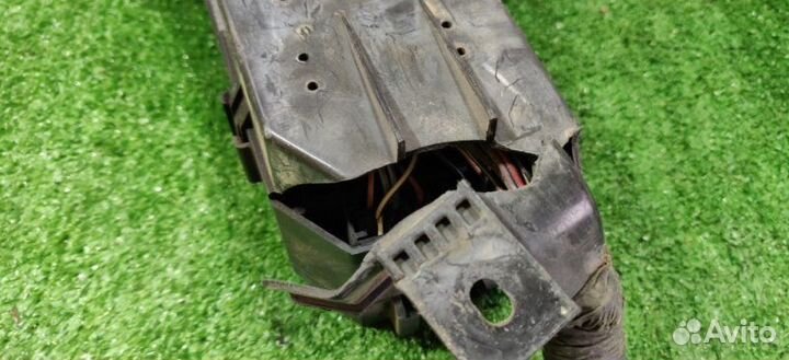 Блок предохранителей Ford Escape кроссовер 3.0 1KD