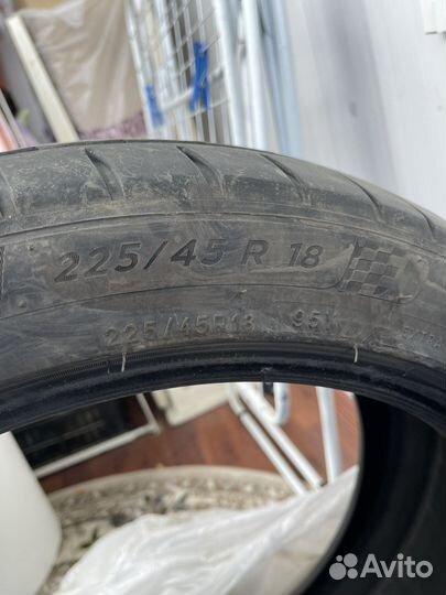 Michelin Pilot Sport 4 225/45 R18 и 255/40 R18