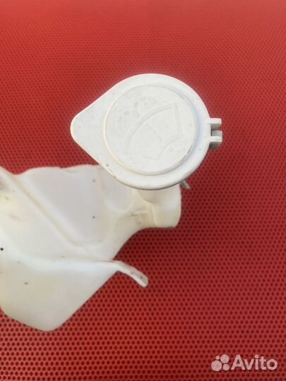 Бачок омывателя Mitsubishi Carisma