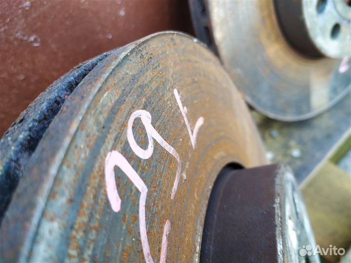 Тормозные диски переднее Audi A3 8P 1.8 CDA 2009