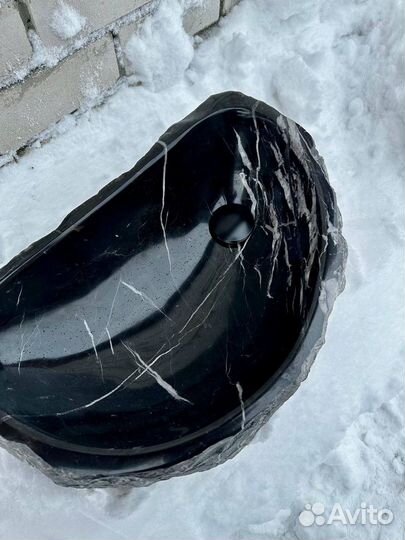 Раковина из мрамора