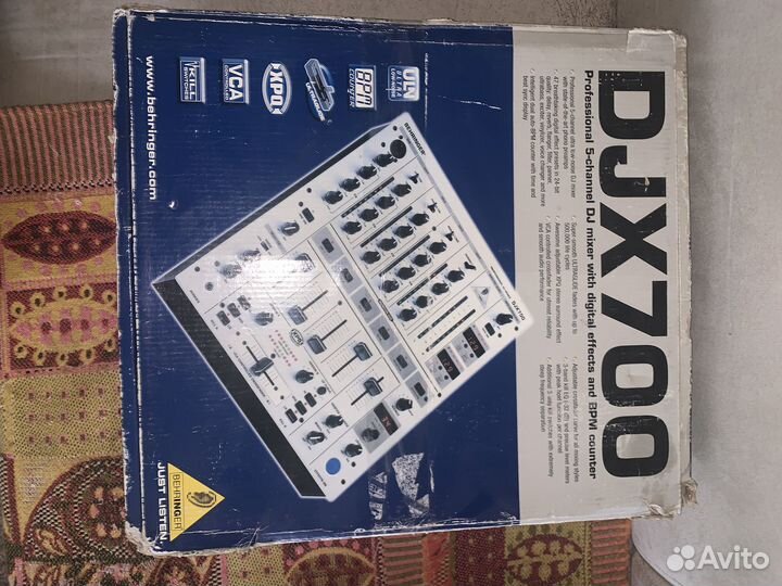 Микшерный пульт Behringer DJX700