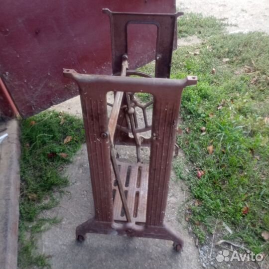 Станина от швейной машинки