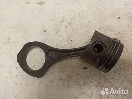 Поршень с шатуном Мерседес