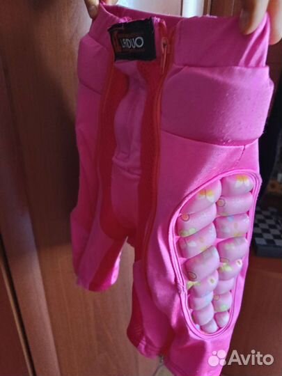 Защитные шорты для фигурного катания