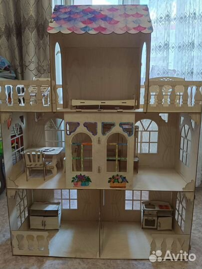 Домик кукольный