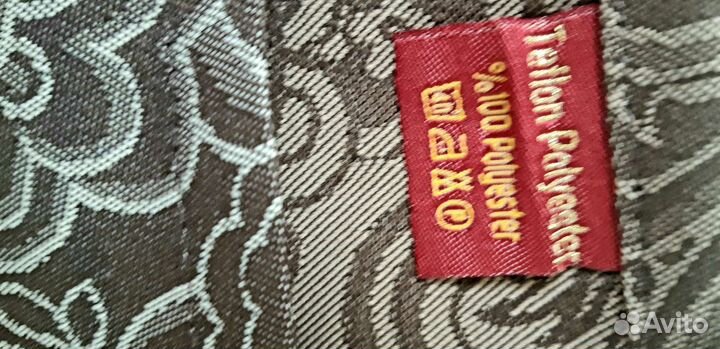 Штора для ванной с кольцами и скатерть