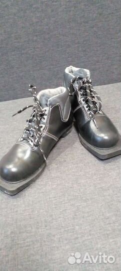 Ботинки лыжные