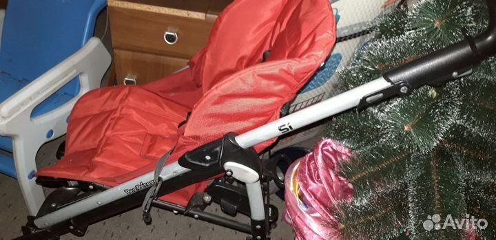Прогулочная коляска
