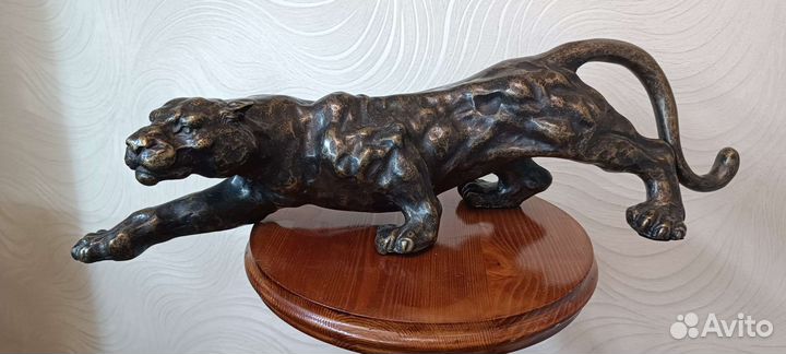 Статуэтка в виде пантеры из полированной латуни