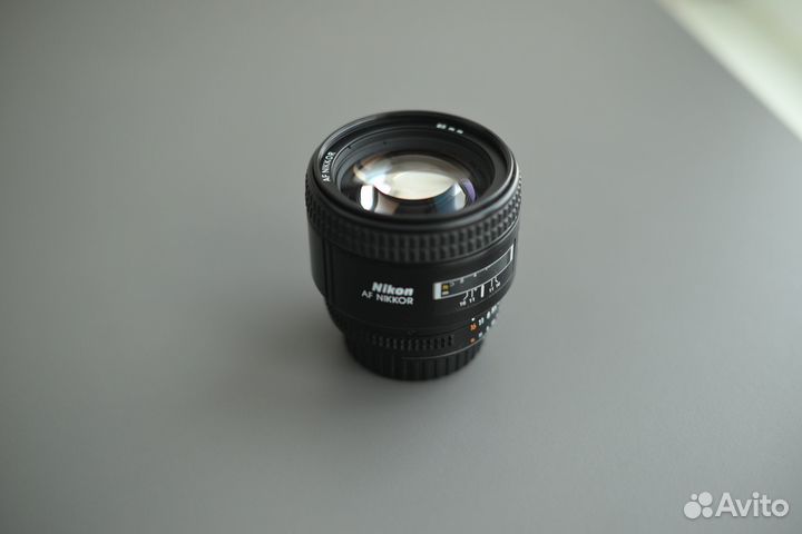 Объектив nikon 85mm AF 1.8D