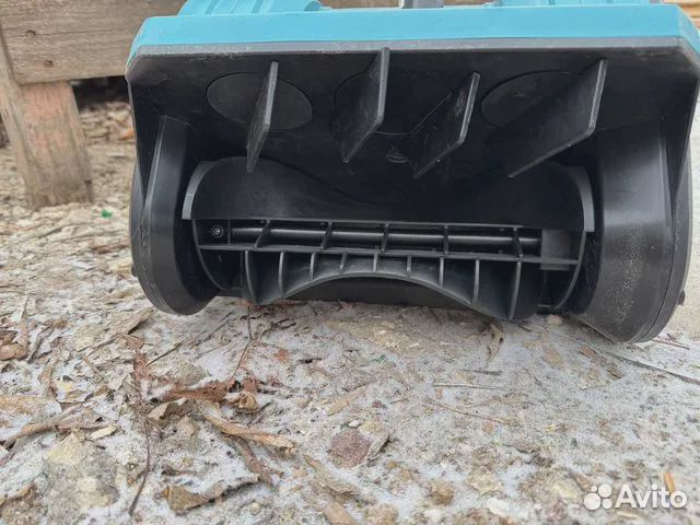 Снегоуборочная лопата аккумуляторная