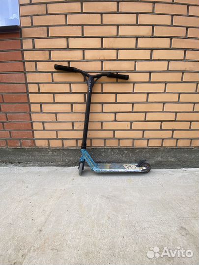 Трюковой самокат парковый