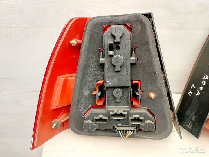 Фонари задние Volkswagen Jetta/Bora седан