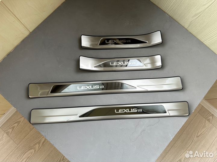 Lexus UX200 накладки на пороги Lexus UX250h