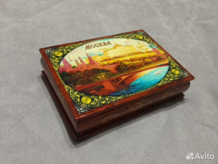 Шкатулка с рисунком Москвы