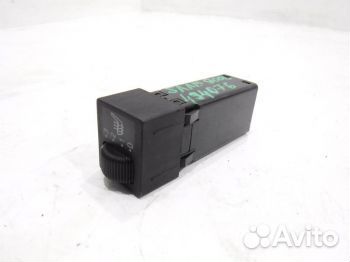 Кнопка обогрева сидений