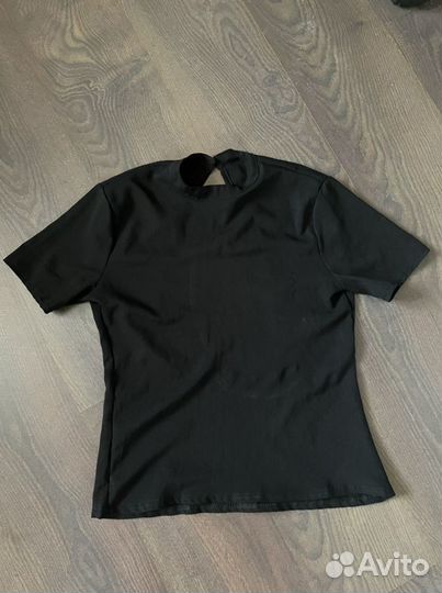 Блузка с открытой спиной