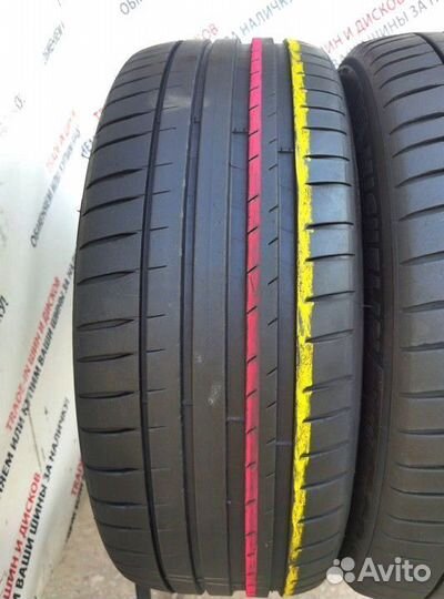 Michelin Pilot Sport 4 235/45 R18 98Y