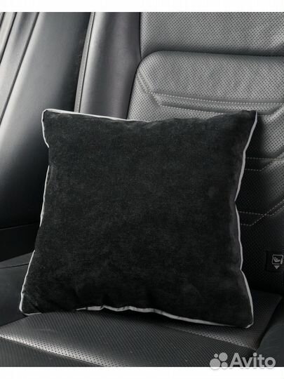 Подушка с вышивкой для автомобиля BYD