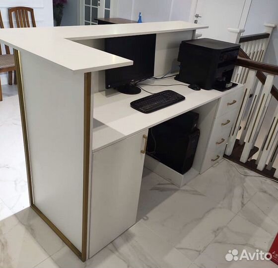 Ресепш угловой с подсветкой