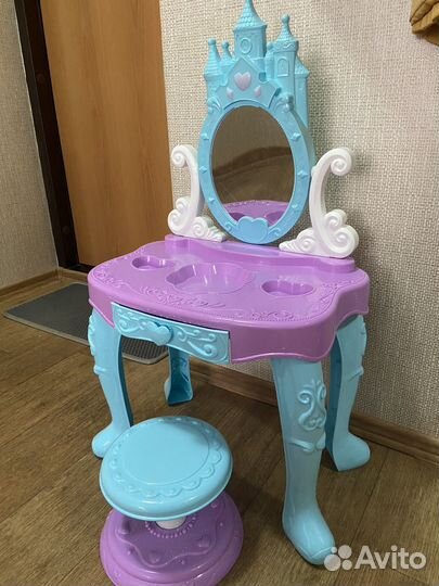 Туалетный столик для девочки