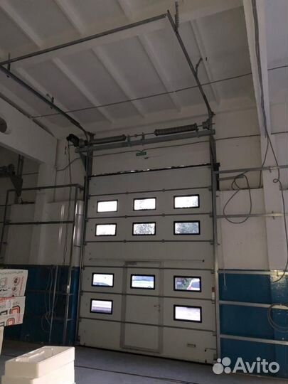 Секционные ворота