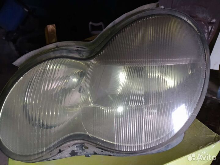 Фары мерседес с 240 кузов 203 правая и левая