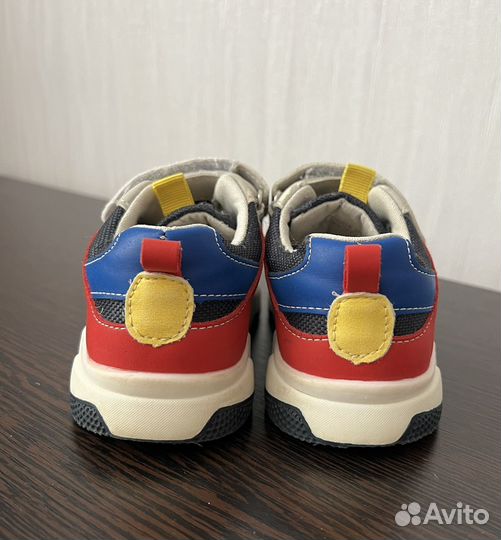 Кроссовки