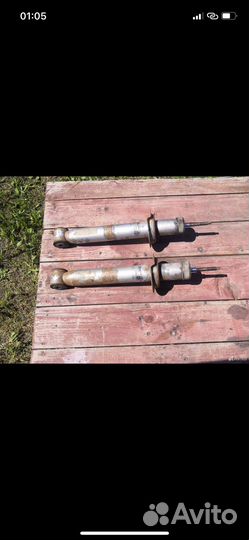 Продам задние стойки ss20