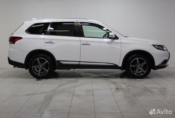 Mitsubishi Outlander 2.4 CVT, 2018, 121 494 км