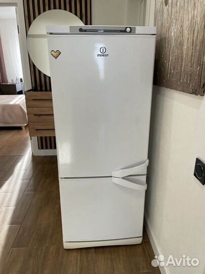 Холодильник Indesit б/у