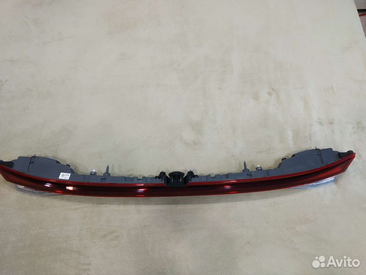 Фонарь в крышку багажника Hyundai Elantra 7