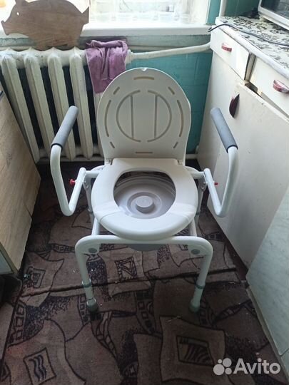 Санитарный стул для инвалидов
